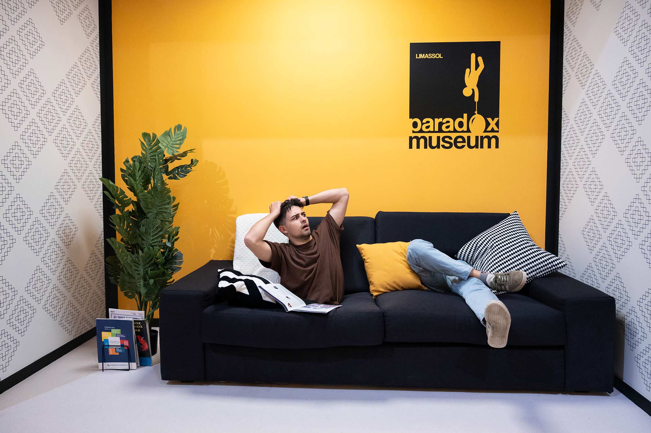 Paradox-Sofa